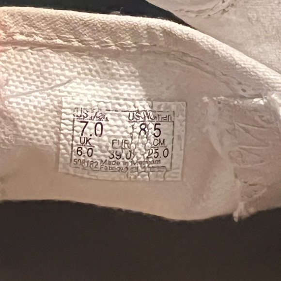 White vans - Picture 3 of 5